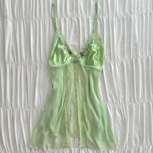 PLUS SIZE XL SECRET TREASURES Light Green Spring Fairy Floral Embroidered Cami